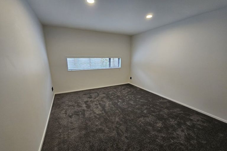 Photo of property in 2a Embling Place, Eastern Beach, Auckland, 2012