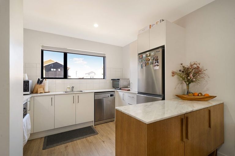 Photo of property in 43 Eileen Newey Place, Henderson, Auckland, 0612