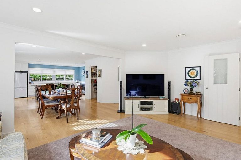 Photo of property in 8 River Glade, Waikanae, 5036