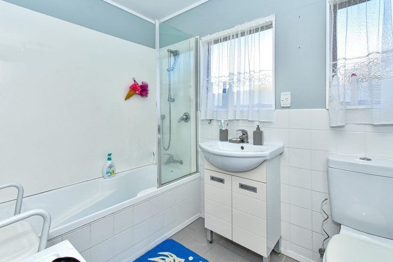 Photo of property in 40a Manuroa Road, Takanini, 2112