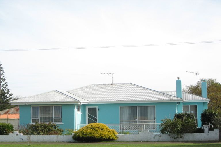 Photo of property in 28 High Street West, Waitara, 4320