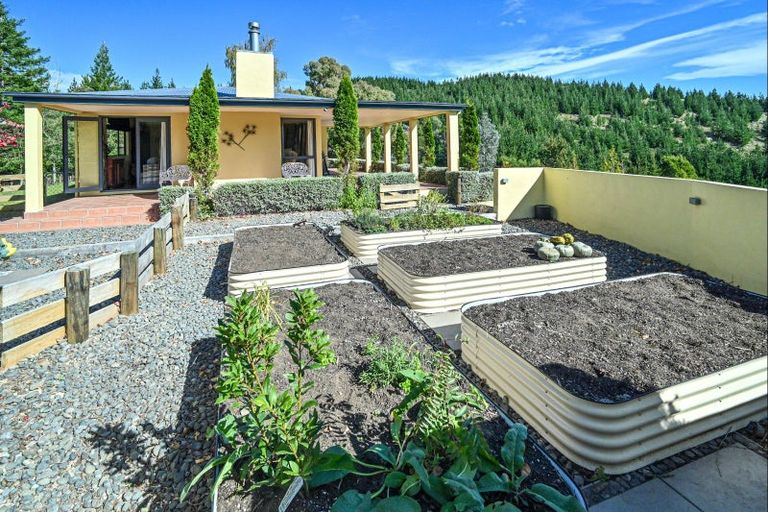 Photo of property in 1544 Kahuranaki Road, Kahuranaki, Havelock North, 4295