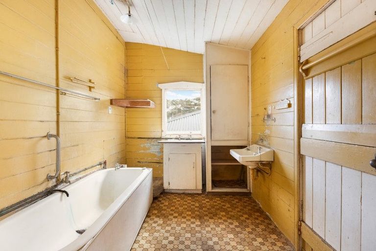 Photo of property in 26 Garfield Street, Brooklyn, Wellington, 6021