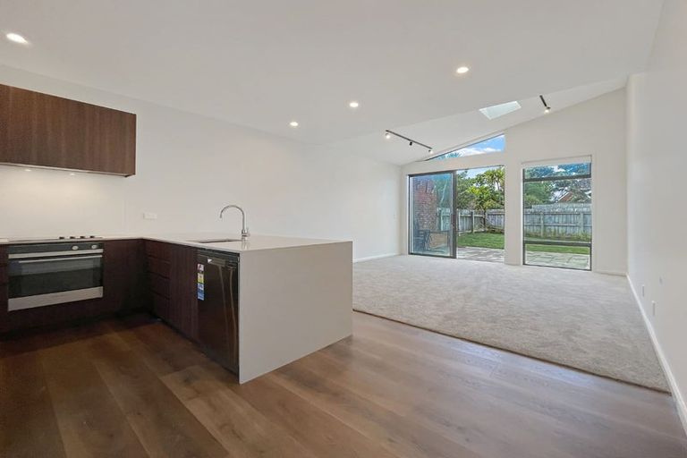 Photo of property in 149u3 Onepu Road, Lyall Bay, Wellington, 6022