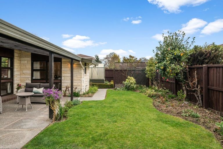 Photo of property in 30 Kingham Place, Avonhead, Christchurch, 8042