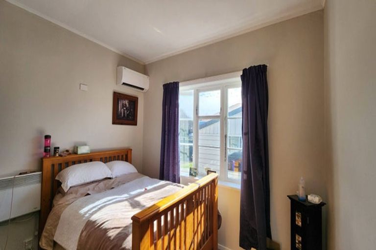 Photo of property in 105 Peverel Street, Riccarton, Christchurch, 8041