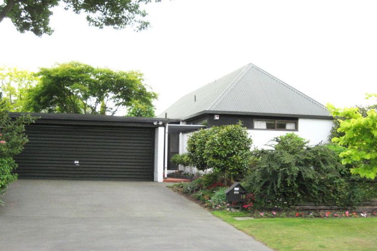 Photo of property in 18 Highland Place, Avonhead, Christchurch, 8042