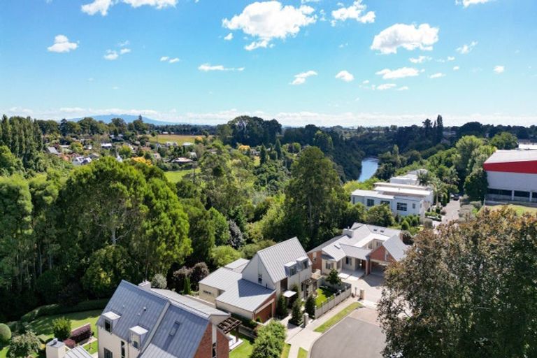 Photo of property in 16 Le Quesnoy Place, Cambridge, 3434