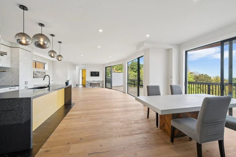 Photo of property in 645-649 South Titirangi Road, Titirangi, Auckland, 0604