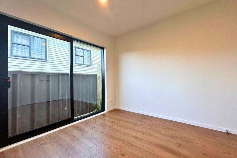 Photo of property in 723b Massey Road, Mangere, Auckland, 2022