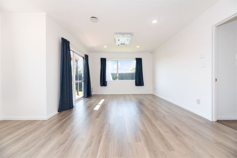 Photo of property in 87 Pooks Road, Ranui, Auckland, 0612