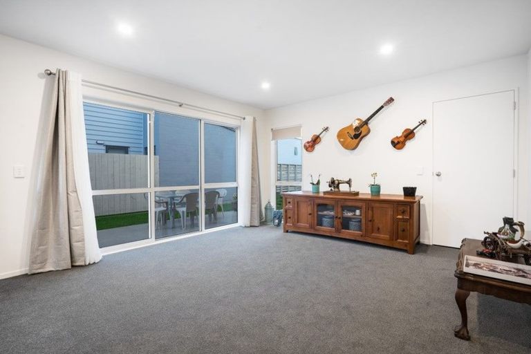 Photo of property in 5 Treestump Road, Takanini, 2112