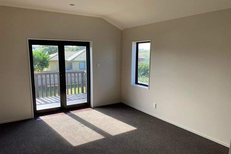 Photo of property in 16 Secoia Crescent, Mangere, Auckland, 2022