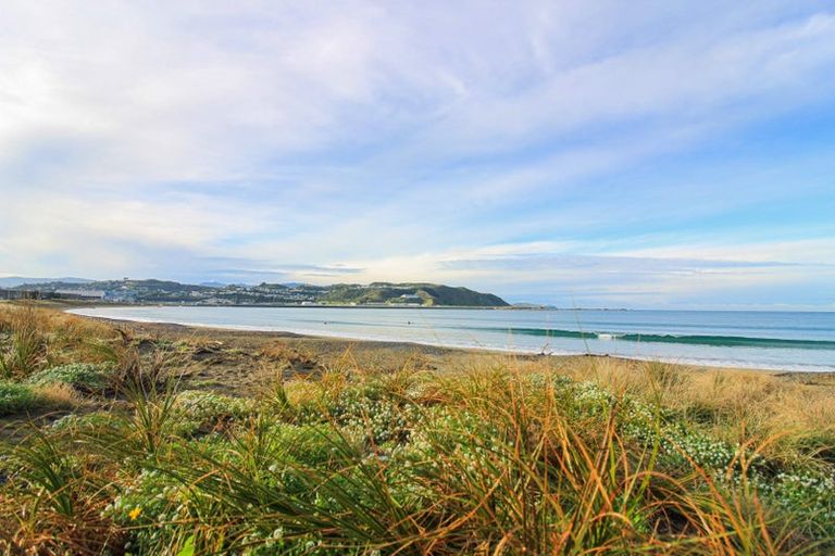 Photo of property in 30f4 Lyall Parade, Lyall Bay, Wellington, 6022