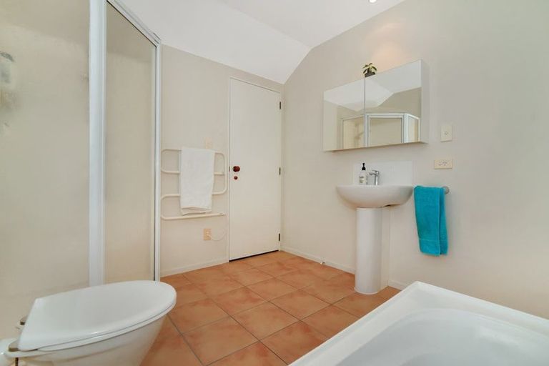 Photo of property in 2 Smylie Close, Ohauiti, Tauranga, 3112