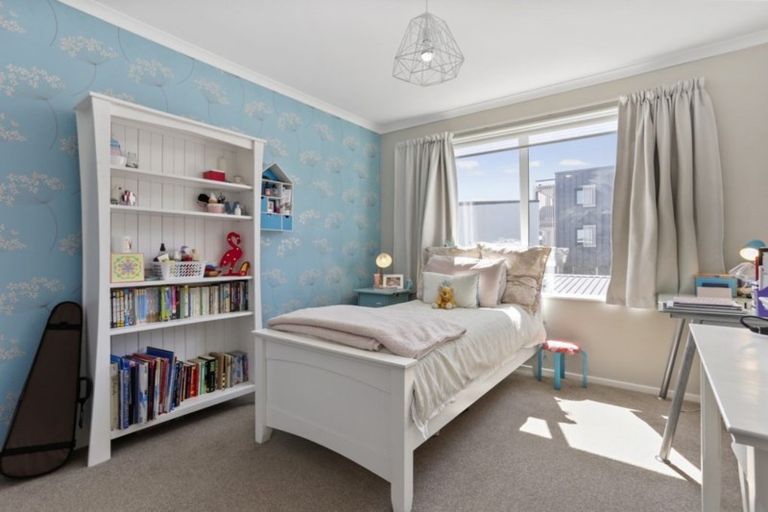 Photo of property in 2 Kotuku Lane, Hobsonville, Auckland, 0616