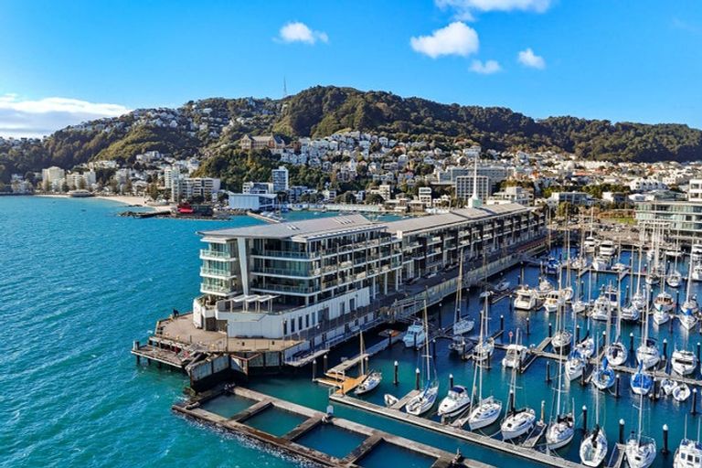 Photo of property in Clyde Quay Wharf, 3b/2 Clyde Quay Wharf, Te Aro, Wellington, 6011