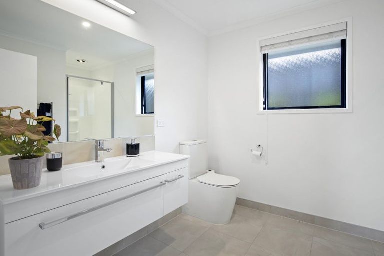 Photo of property in 130 Lisle Farm Drive, Pukekohe, 2120