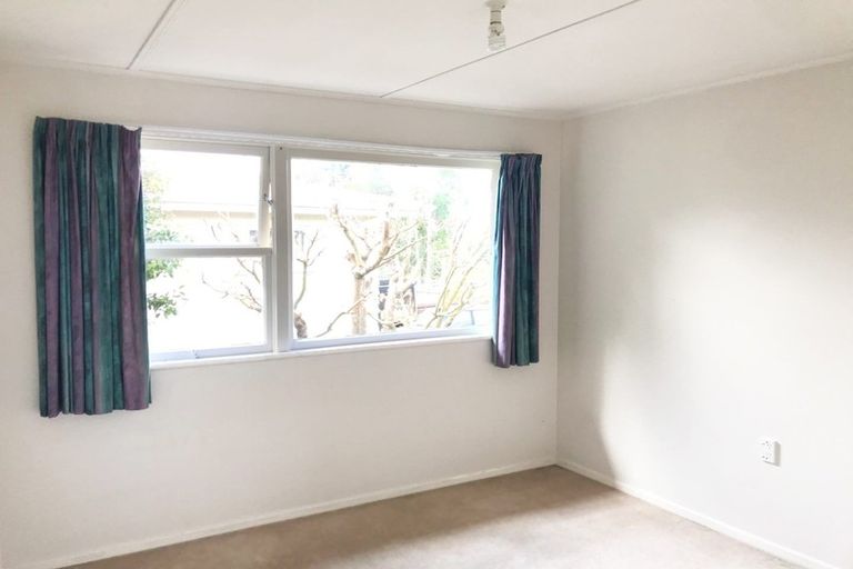 Photo of property in 3 Hamilton Place, Glenfield, Auckland, 0629
