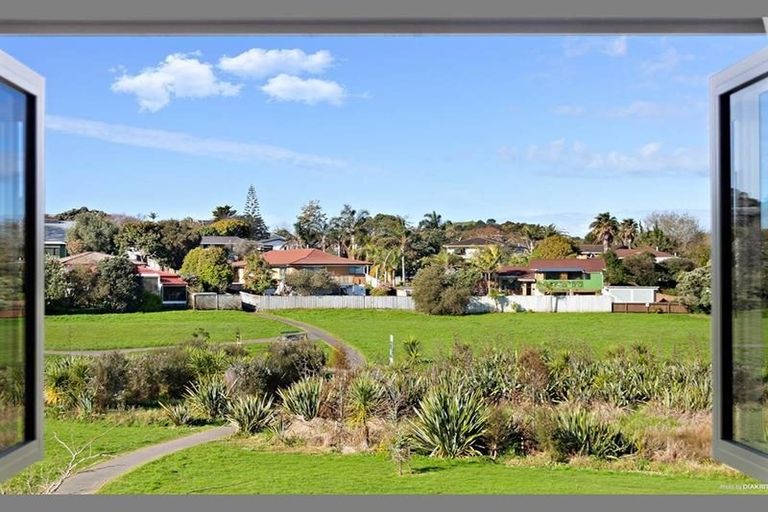 Photo of property in 1/30 Curacao Place, Half Moon Bay, Auckland, 2012