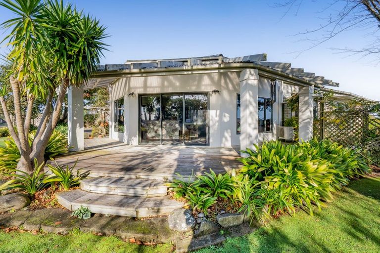 Photo of property in 3 Karina Road, Merrilands, New Plymouth, 4312