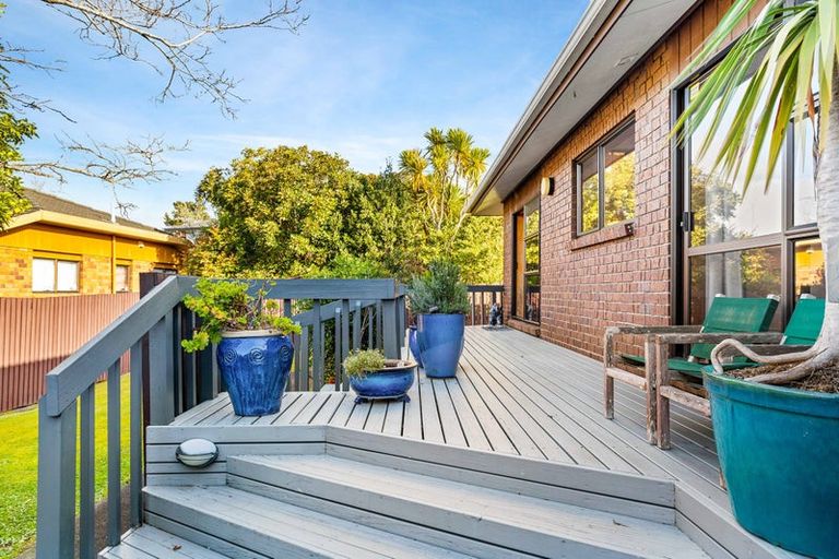 Photo of property in 12 Muscat Place, Henderson, Auckland, 0612