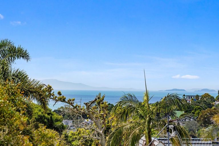 Photo of property in 1/16 Arran Road, Browns Bay, Auckland, 0630
