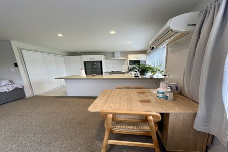 Photo of property in 19 Castleford Street, Green Bay, Auckland, 0604