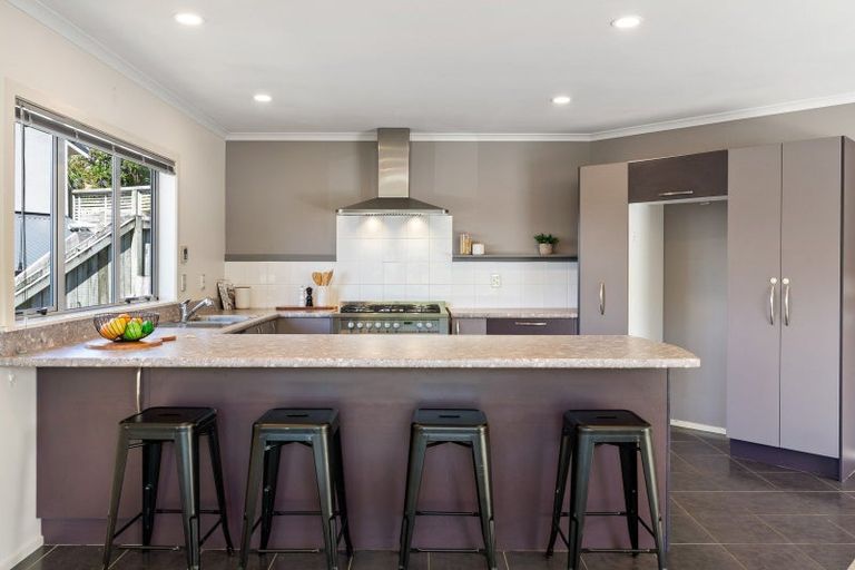 Photo of property in 16 Eastcott Grove, Churton Park, Wellington, 6037