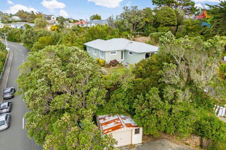 Photo of property in 64 Glanmire Road, Newlands, Wellington, 6037