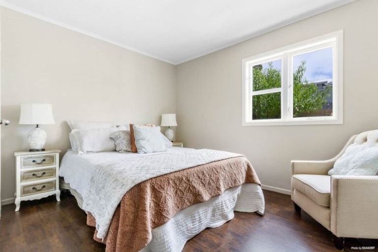 Photo of property in 2/42 Pomaria Road, Henderson, Auckland, 0610