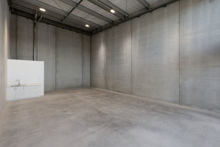 Photo of property in 55 Whati Lane, Henderson, Auckland, 0612