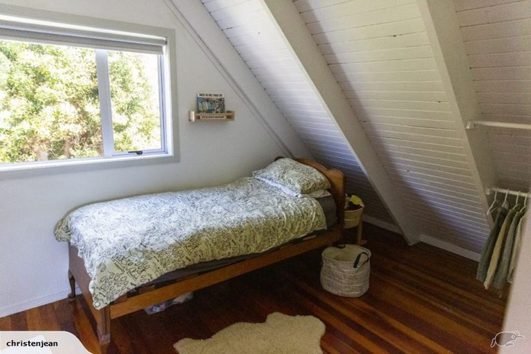 Photo of property in 8 Poplar Road, Stanmore Bay, Whangaparaoa, 0932