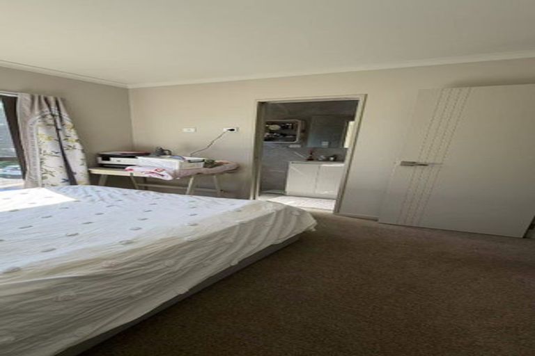 Photo of property in 89a Cascades Road, Pakuranga Heights, Auckland, 2010