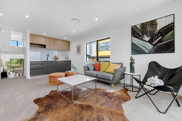 Photo of property in 14 Parkmore Drive, Rosehill, 2113