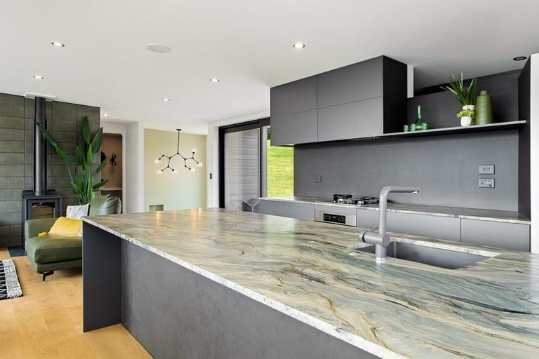 Photo of property in 58 Forest Heights, Wanaka, 9305