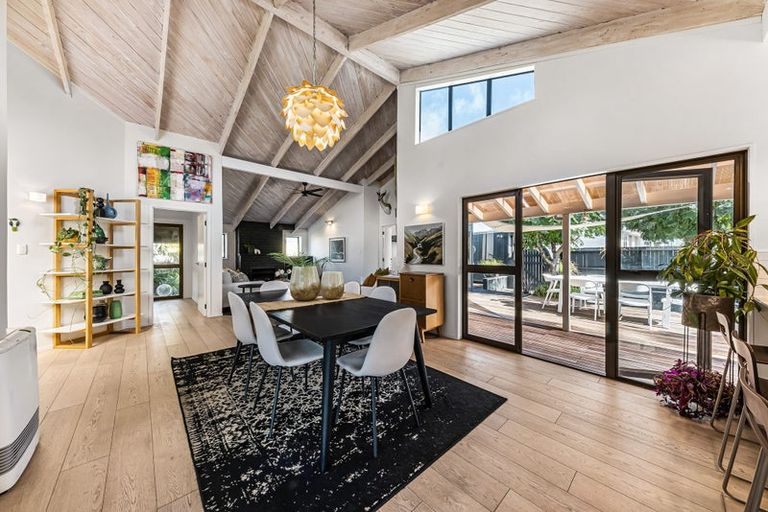 Photo of property in 2/47 Shakespeare Road, Milford, Auckland, 0620