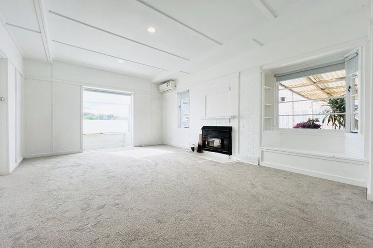 Photo of property in 279 Massey Road, Mangere East, Auckland, 2024