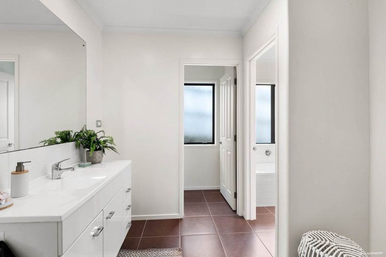 Photo of property in 41 Ina Ville Drive, Pukekohe, 2120