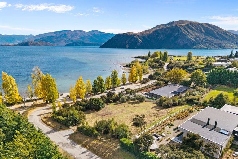 Photo of property in 333 Beacon Point Road, Wanaka, 9305