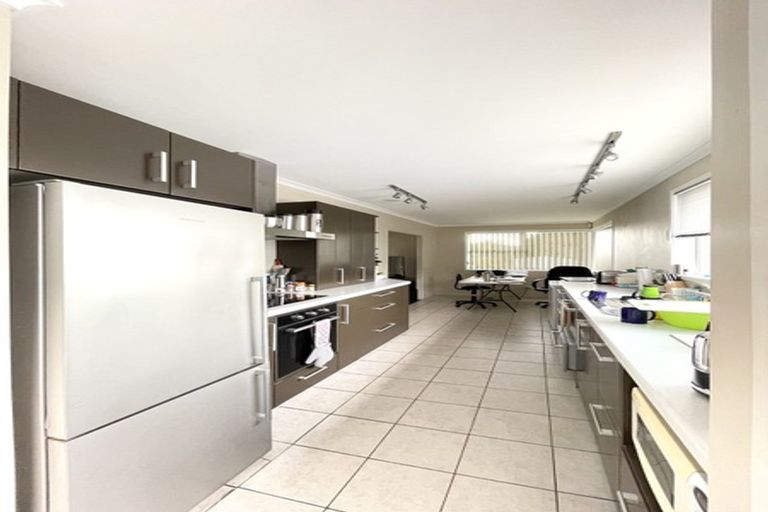 Photo of property in 78 Walworth Avenue, Pakuranga Heights, Auckland, 2010