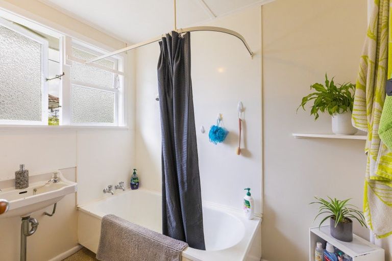 Photo of property in 32 Bibby Street, Waipawa, 4210