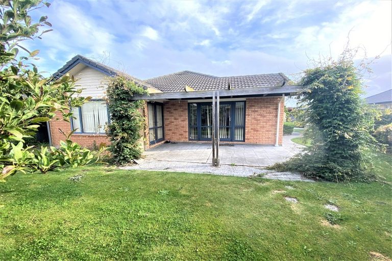 Photo of property in 8 Amdale Avenue, Broomfield, Christchurch, 8042