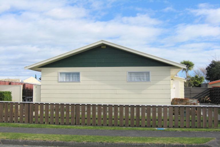 Photo of property in 18 Vogel Street, Levin, 5510