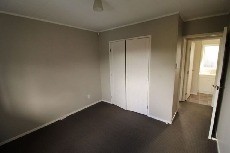 Photo of property in 12 Quincey Place, Massey, Auckland, 0614