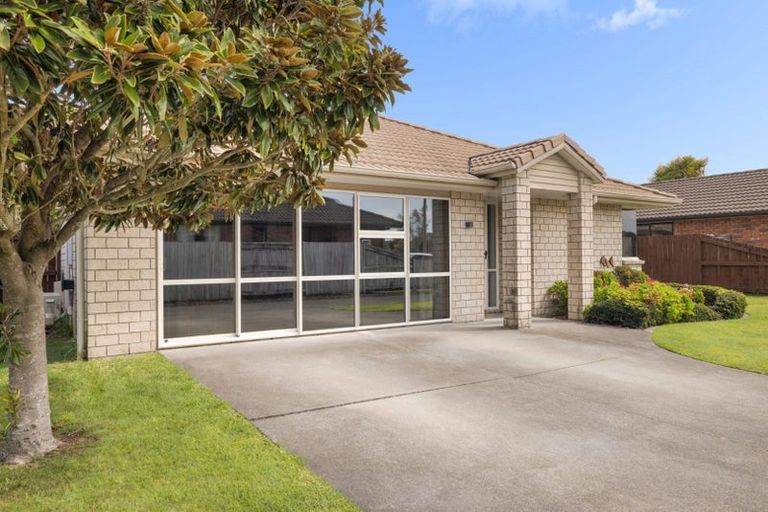 Photo of property in 33 Seabreeze Place, Papamoa Beach, Papamoa, 3118