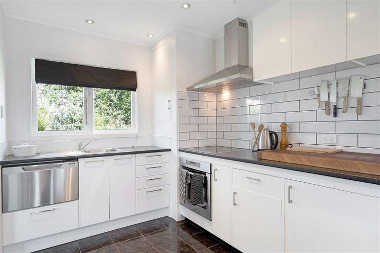 Photo of property in 93 Smythe Road, Henderson, Auckland, 0612