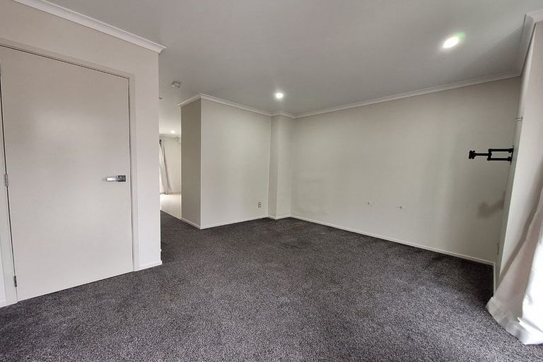 Photo of property in 10/4 Wallson Crescent, Wiri, Auckland, 2104