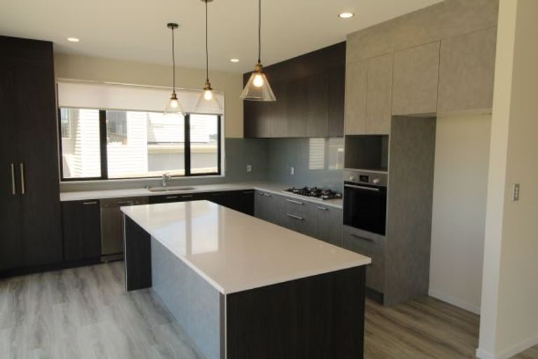 Photo of property in 79 Maka Terrace, Orewa, 0931