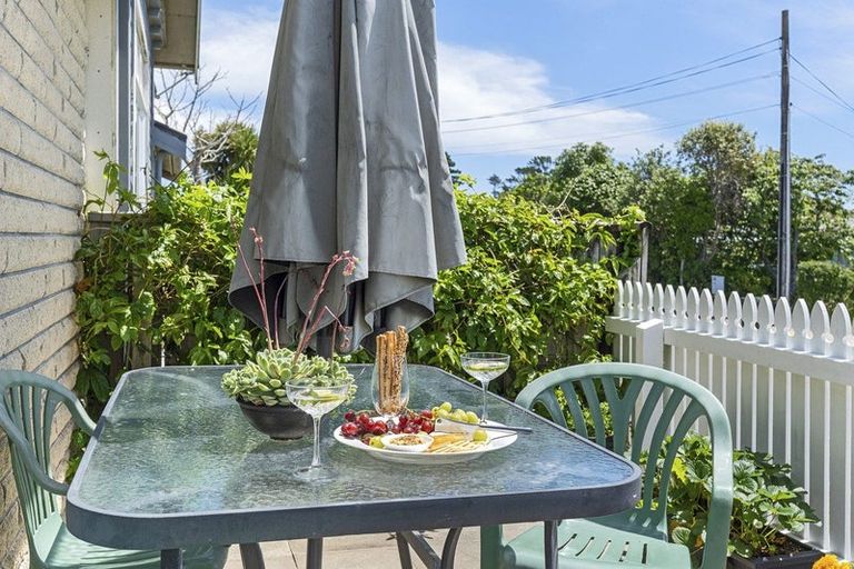 Photo of property in 3/220 Coronation Avenue, Welbourn, New Plymouth, 4310